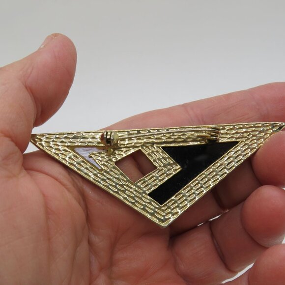 Vintage Triangle Brooch 3" Geometric Gold Tone Black Cream Inlays - Picture 7 of 7